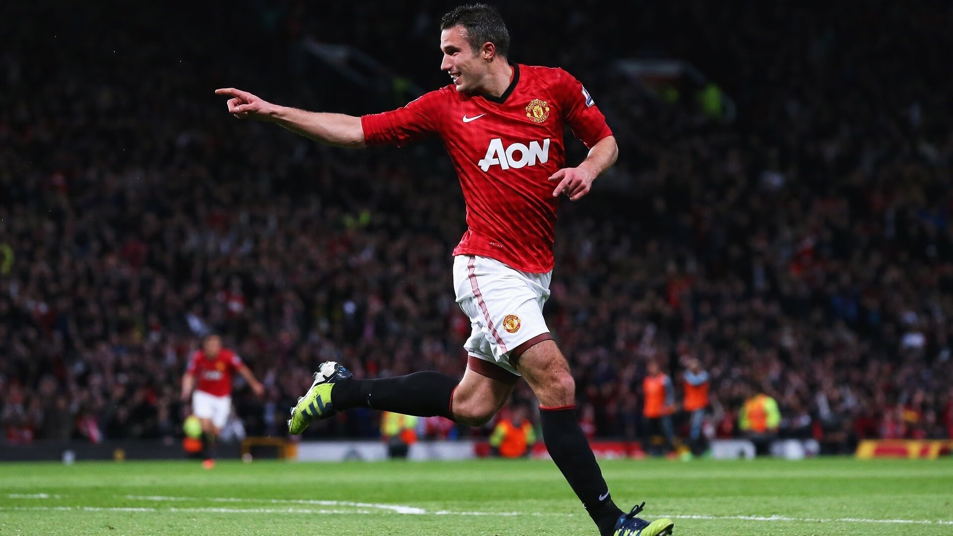 安东·李恩:全黑队中场的“节奏控制者”,每次突破都带来全新的进攻