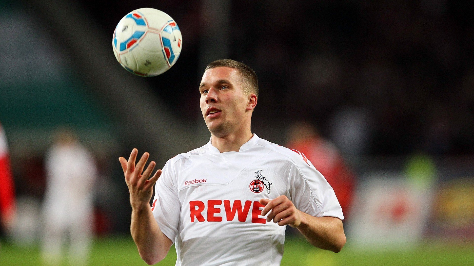 安东·李恩:全黑队中场的“节奏控制者”,每次突破都带来全新的进攻